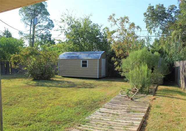 Photo 2 of Sale Pending at 2610 Plantation Dr, Bossier City, LA 71111 | MLS# 21400947 | Listing updated on 2026-10-05