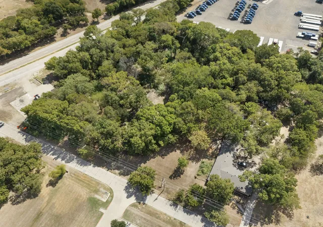 Photo 1 of Land for sale at 307 Arnold St, Ennis, TX 75119 | MLS# 21399106 | Listing updated on 2026-10-02