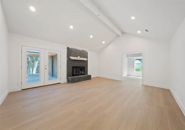 Photo 3 of Single family home for sale at 9917 Sandalwood Dr, Woodway, TX 76712 | MLS# 21388058 | Listing updated on 2026-10-02