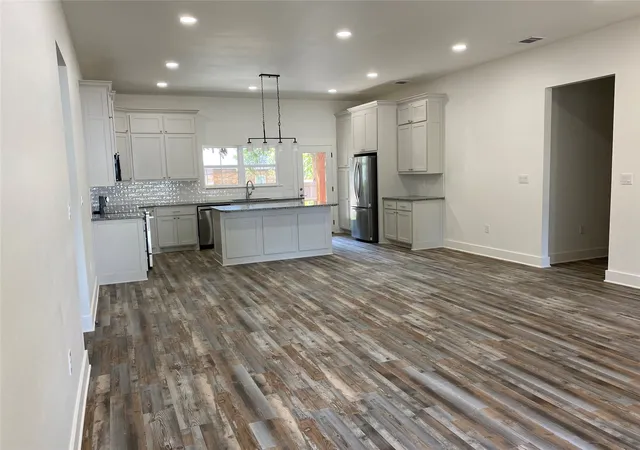 Photo 2 of Single family home for sale at 702 Davis Ave, Quitman, TX 75783 | MLS# 21401072 | Listing updated on 2026-10-03