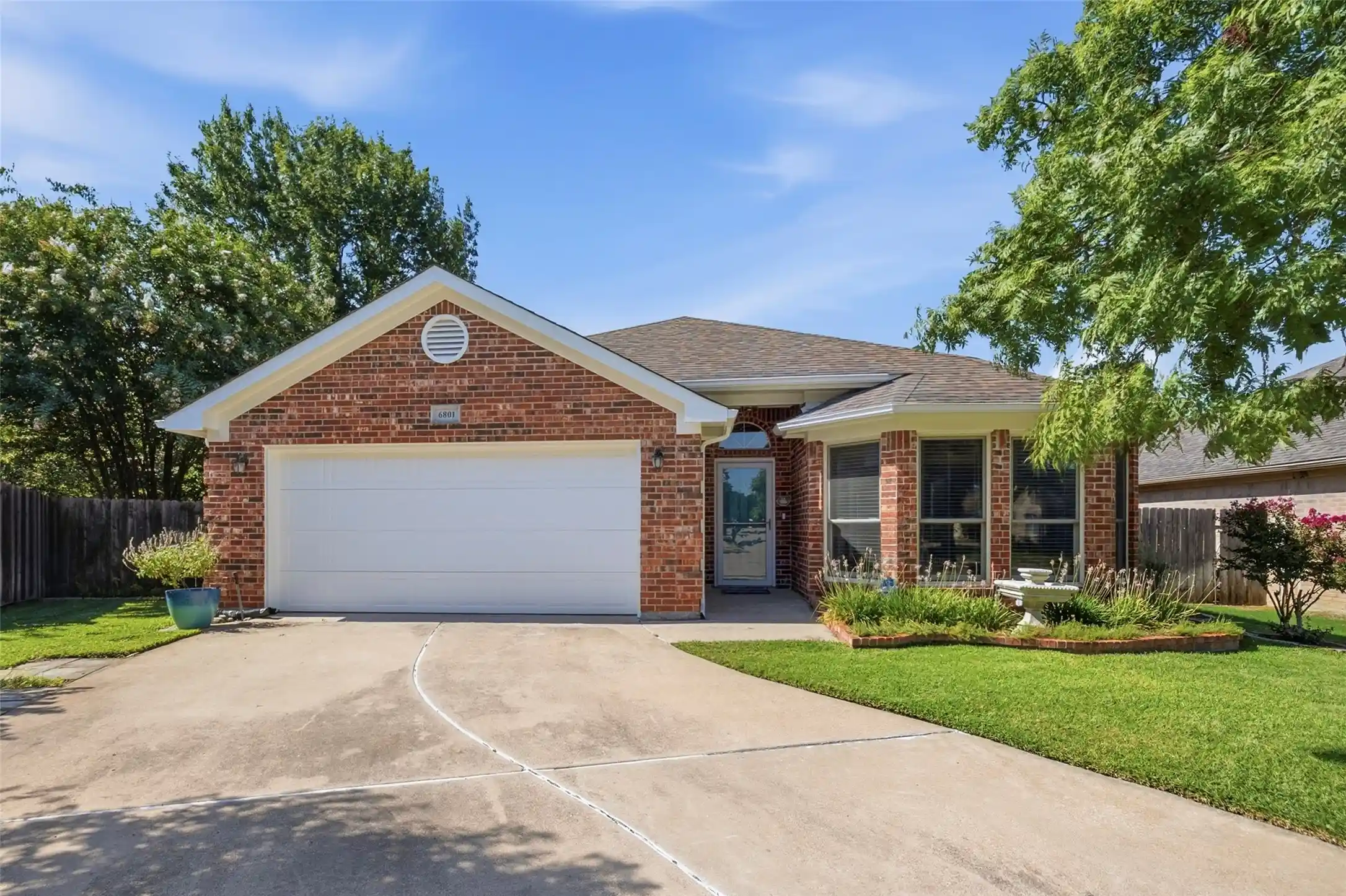 Single family home for sale at 6801 Descanso Gdns Dr, Fort Worth, TX 76132 | MLS# 21399982