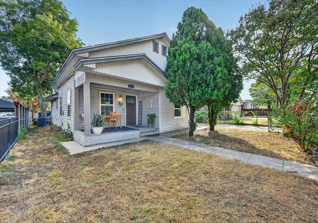 Photo 3 of Sale Pending at 1714 Bessie St, Fort Worth, TX 76104 | MLS# 21400160 | Listing updated on 2026-10-05