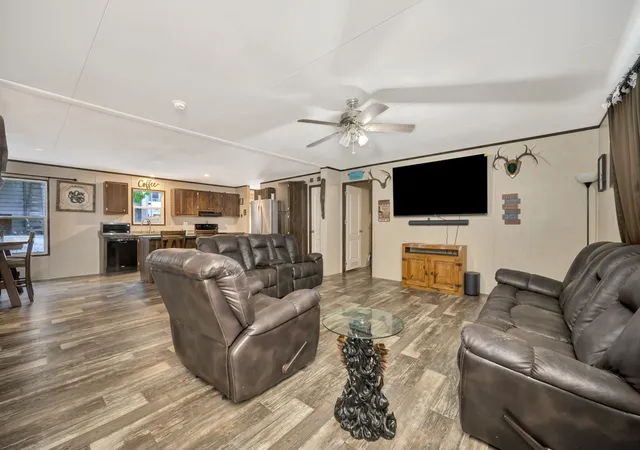 Photo 4 of Manufactured home for sale at 445 Lakeside Dr, Bowie, TX 76230 | MLS# 21397787 | Listing updated on 2026-10-03