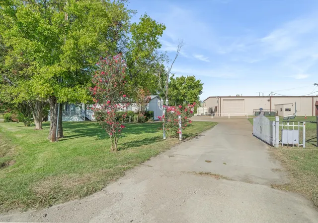 Photo 3 of Manufactured home for sale at 120 Wingo Way, Wills Point, TX 75169 | MLS# 21400056 | Listing updated on 2026-10-02