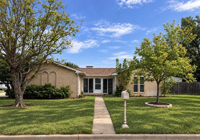 Photo 1 of Single family home for sale at 3001 S Murco Dr, Mineral Wells, TX 76067 | MLS# 21399358 | Listing updated on 2026-10-07