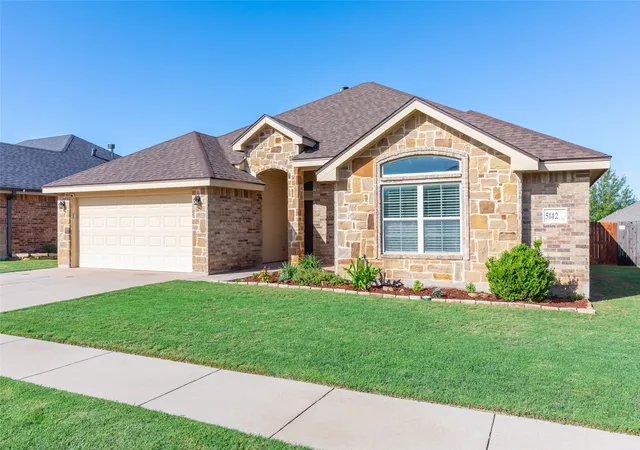 Photo 2 of Single family home for sale at 5142 Spring Crk Rd, Abilene, TX 79602 | MLS# 21401162 | Listing updated on 2026-10-06