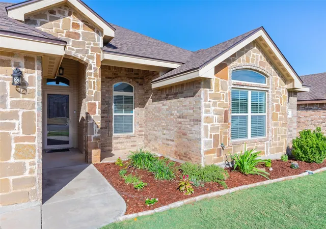 Photo 3 of Single family home for sale at 5142 Spring Crk Rd, Abilene, TX 79602 | MLS# 21401162 | Listing updated on 2026-10-06