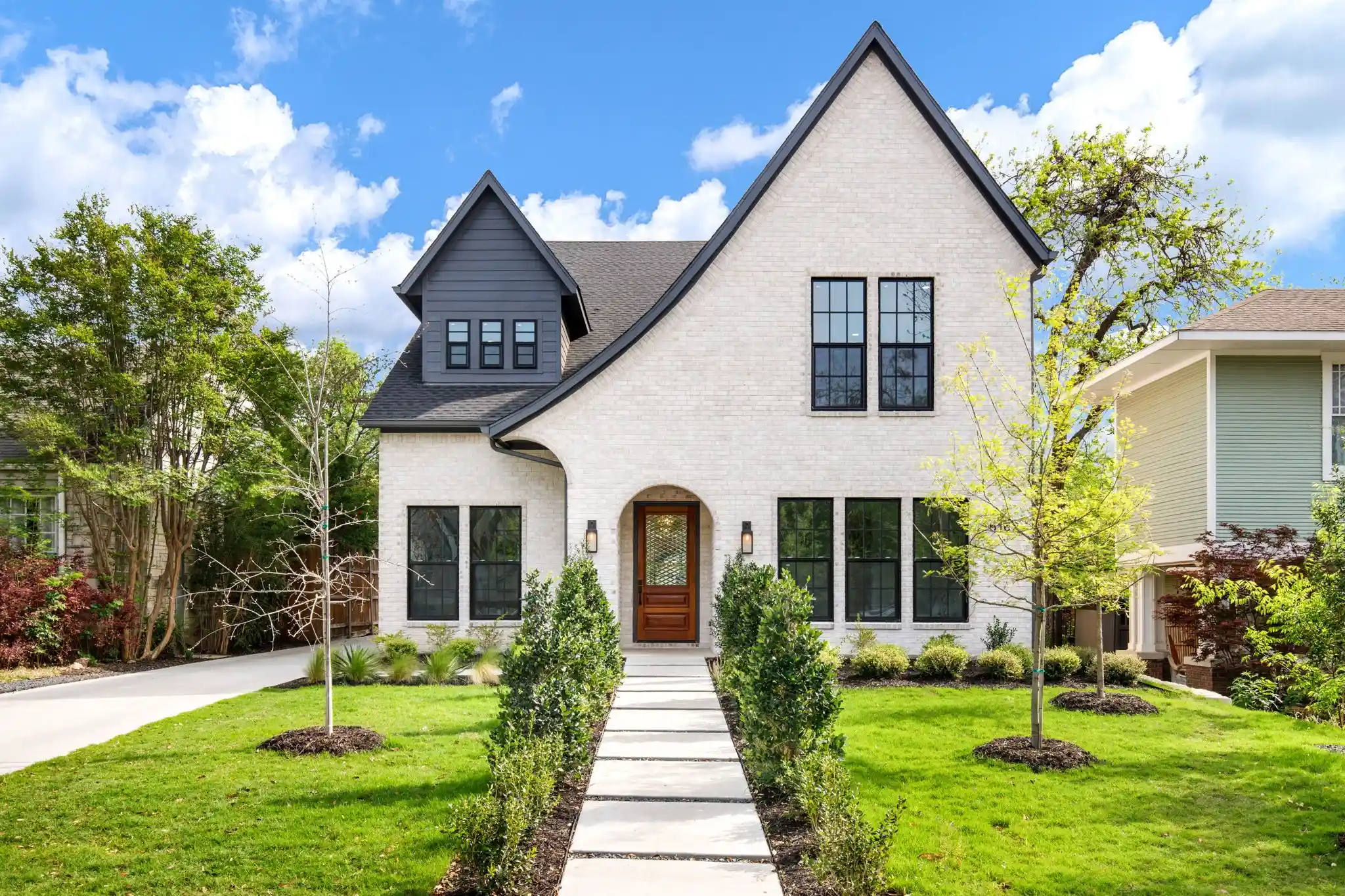 Photo 1 of Single family home for sale at 6162 Prospect Ave, Dallas, TX 75214 | MLS# 21400977 | Listing updated on 2026-10-25