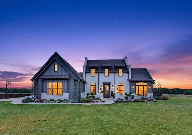 Photo 1 of Single family home for sale at 210 Low Bird Ln, Waxahachie, TX 75167 | MLS# 21392334 | Listing updated on 2026-10-01