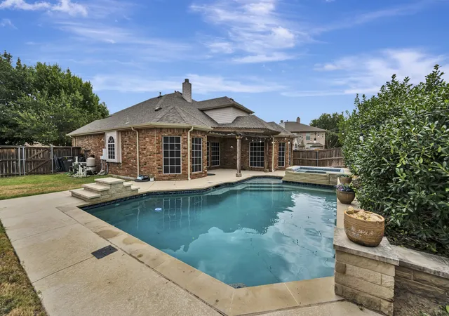 Photo 2 of Single family home for sale at 9209 Bayard St, Fort Worth, TX 76244 | MLS# 21398100 | Listing updated on 2026-10-02