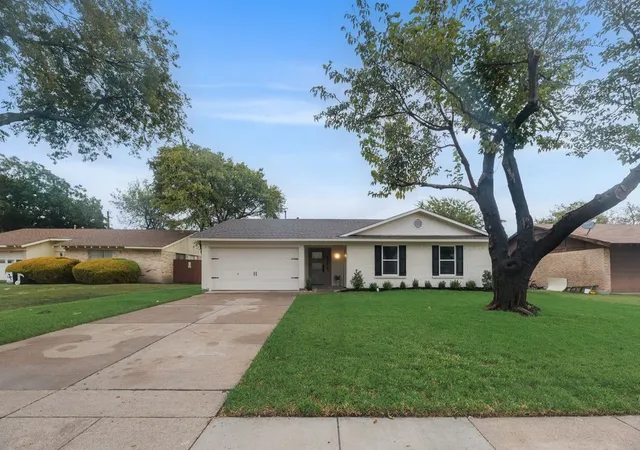 Photo 1 of Single family home for sale at 1215 Briarcove Dr, Richardson, TX 75081 | MLS# 21399281 | Listing updated on 2026-10-06
