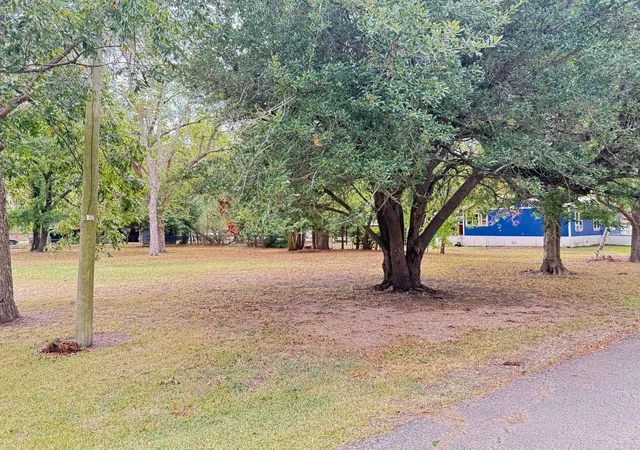 Photo 3 of Land for sale at 202 Paris St, Pecan Gap, TX 75469 | MLS# 21399996 | Listing updated on 2026-10-02