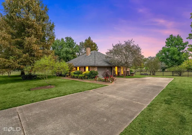 Photo 1 of Single family home for sale at 5651 Bittersweet Dr, Bossier City, LA 71112 | MLS# 21397821 | Listing updated on 2026-10-07