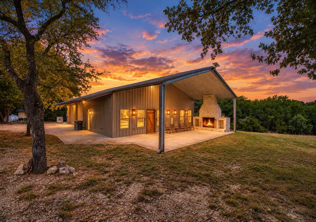 Photo 1 of Single family home for sale at 400 Hali Brooke Dr, China Spring, TX 76633 | MLS# 21400541 | Listing updated on 2026-10-02
