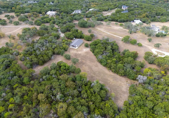 Photo 3 of Single family home for sale at 400 Hali Brooke Dr, China Spring, TX 76633 | MLS# 21400541 | Listing updated on 2026-10-02