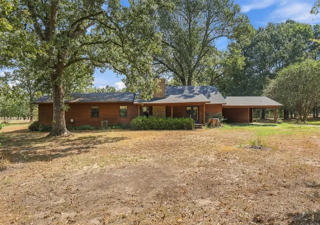 Photo 1 of Single family home for sale at 180 N Fm 911, Avery, TX 75554 | MLS# 21398071 | Listing updated on 2026-10-02