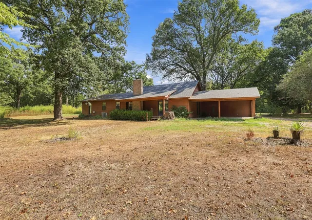 Photo 2 of Single family home for sale at 180 N Fm 911, Avery, TX 75554 | MLS# 21398071 | Listing updated on 2026-10-02