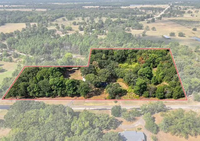 Photo 3 of Single family home for sale at 180 N Fm 911, Avery, TX 75554 | MLS# 21398071 | Listing updated on 2026-10-02