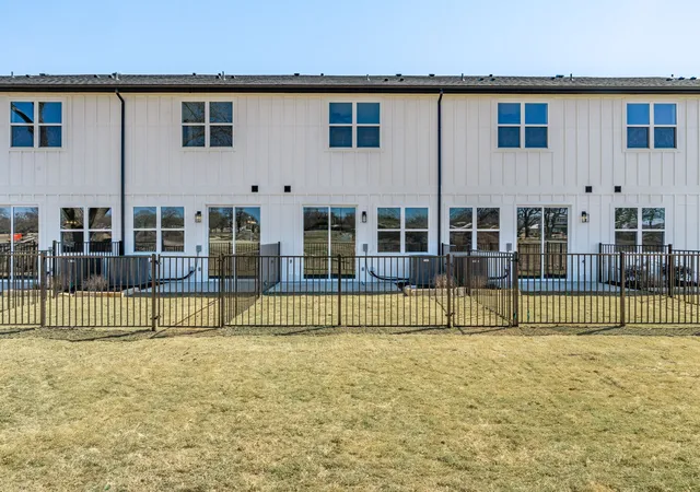 Photo 3 of Single family home for sale at 537 Galt Dr, Stephenville, TX 76401 | MLS# 21401216 | Listing updated on 2026-10-07