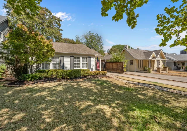 Photo 2 of Single family home for sale at 4058 Modlin Ave, Fort Worth, TX 76107 | MLS# 21398980 | Listing updated on 2026-10-02