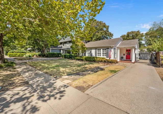 Photo 3 of Single family home for sale at 4058 Modlin Ave, Fort Worth, TX 76107 | MLS# 21398980 | Listing updated on 2026-10-02