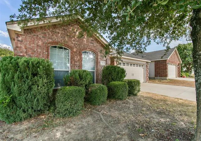 Photo 3 of Single family home for sale at 14032 Sand Hills Dr, Haslet, TX 76052 | MLS# 21383892 | Listing updated on 2026-10-02