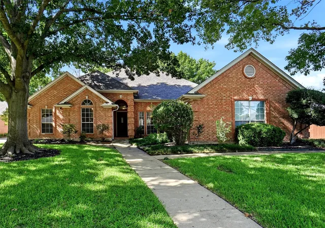Single family home for sale at 1703 Chretien Point Dr, Mansfield, TX 76063 | MLS# 21395553