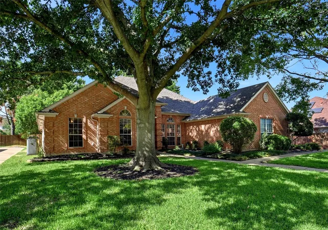 Photo 2 of Single family home for sale at 1703 Chretien Point Dr, Mansfield, TX 76063 | MLS# 21395553 | Listing updated on 2026-10-09