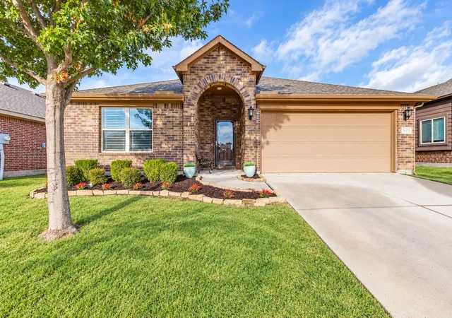 Photo 1 of Single family home for sale at 573 Providence Pl, Lavon, TX 75166 | MLS# 21395054 | Listing updated on 2026-10-08