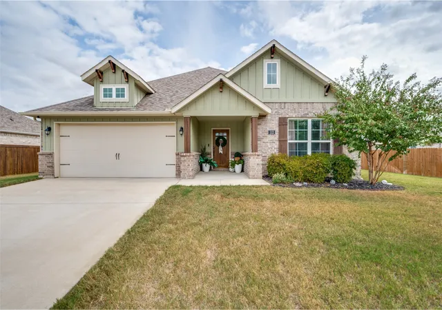 Single family home for sale at 112 Kens Ct, Pilot Point, TX 76258 | MLS# 21401280