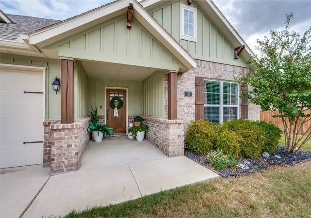 Photo 2 of Single family home for sale at 112 Kens Ct, Pilot Point, TX 76258 | MLS# 21401280 | Listing updated on 2026-10-10