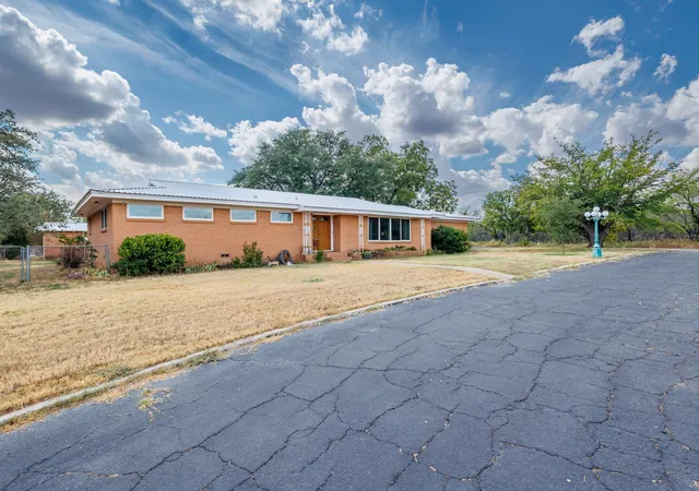 Photo 3 of Single family home for sale at 601 Garmon Dr, Early, TX 76802 | MLS# 21401233 | Listing updated on 2026-10-10