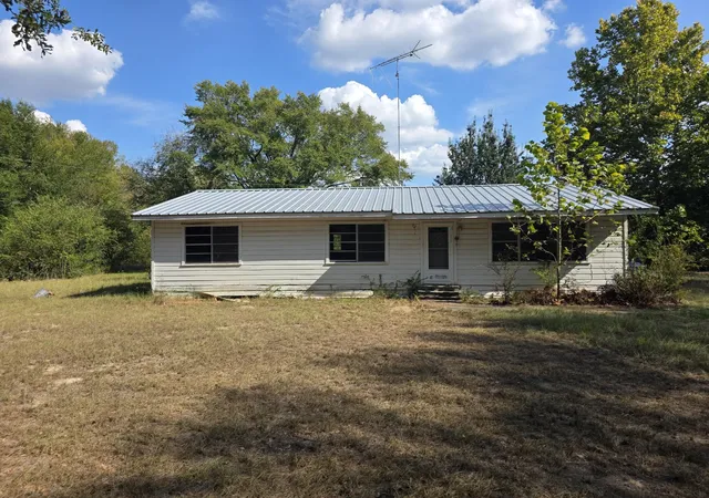 Photo 1 of Single family home for sale at 2329 S State Hwy 37, Mineola, TX 75773 | MLS# 21401308 | Listing updated on 2026-10-02