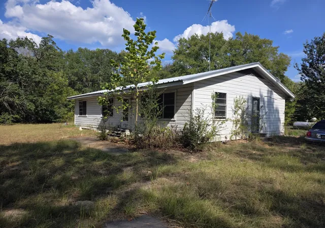 Photo 2 of Single family home for sale at 2329 S State Hwy 37, Mineola, TX 75773 | MLS# 21401308 | Listing updated on 2026-10-02