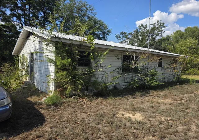 Photo 3 of Single family home for sale at 2329 S State Hwy 37, Mineola, TX 75773 | MLS# 21401308 | Listing updated on 2026-10-02