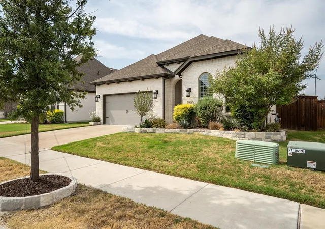 Photo 3 of Single family home for sale at 7520 Whisterwheel Way, Fort Worth, TX 76123 | MLS# 21383028 | Listing updated on 2026-10-02