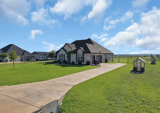 Photo 3 of Single family home for sale at 259 Durning Rd, Van Alstyne, TX 75495 | MLS# 21400953 | Listing updated on 2026-10-10