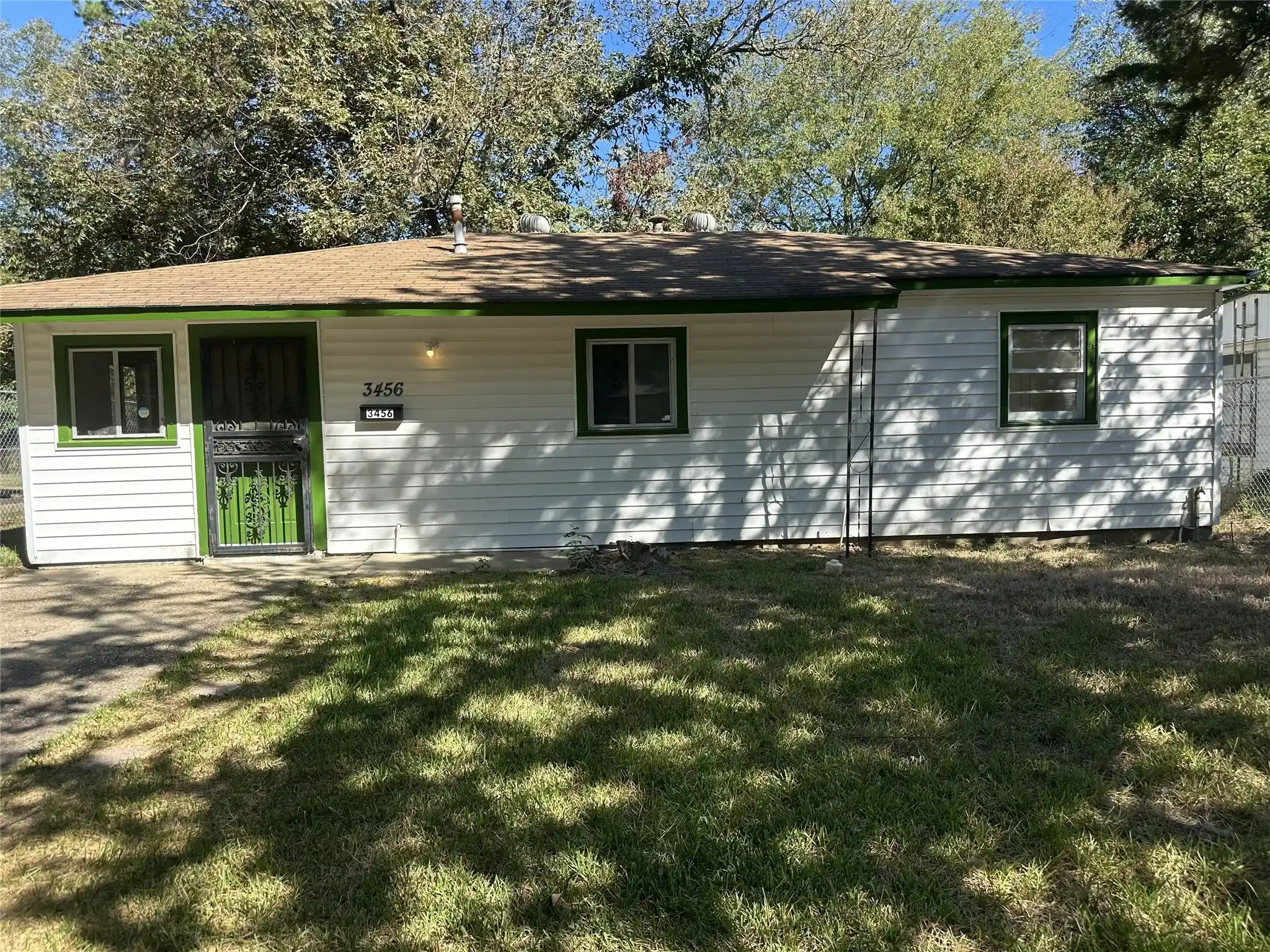 Photo 1 of Single family home for sale at 3456 Pleasant Dr, Shreveport, LA 71109 | MLS# 21400934 | Listing updated on 2026-10-25