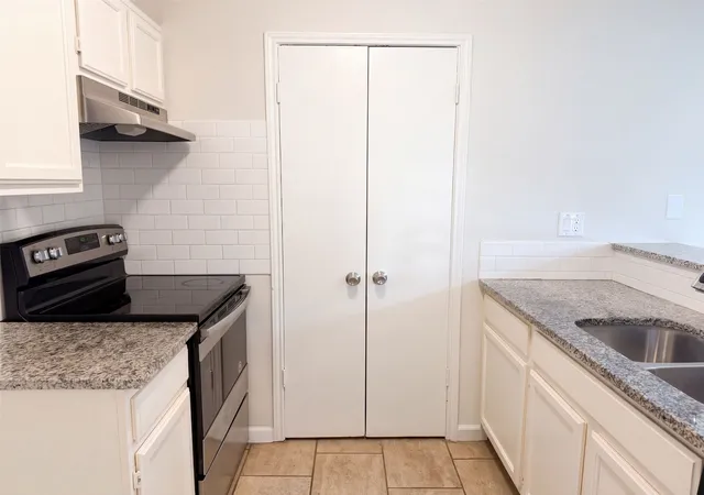 Photo 2 of Single family home for sale at 832 Brockden Dr, Mesquite, TX 75149 | MLS# 21401334 | Listing updated on 2026-10-11
