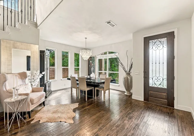 Photo 3 of Single family home for sale at 2600 Gateway Ct, Euless, TX 76039 | MLS# 21395280 | Listing updated on 2026-10-02