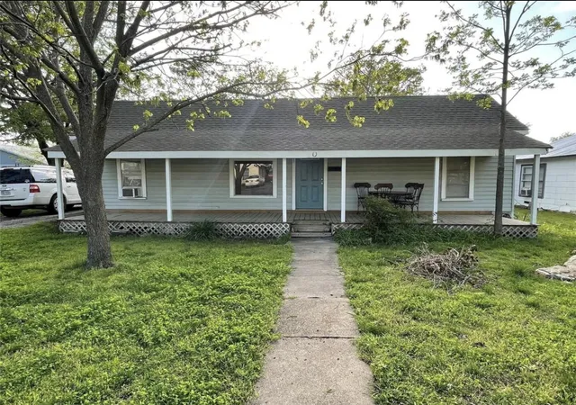 Photo 1 of Single family home for sale at 903 14th Street, Honey Grove, TX 75446 | MLS# 21400502 | Listing updated on 2026-10-01