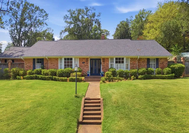 Single family home for sale at 2725 Pecan Dr, Tyler, TX 75701 | MLS# 21400778