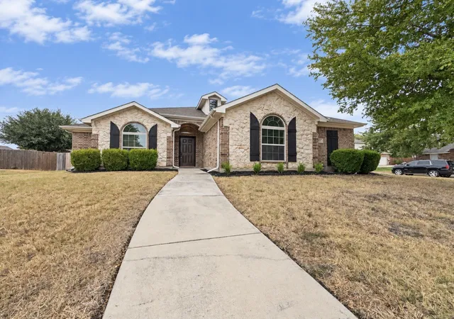 Photo 1 of Single family home for sale at 923 Grouse Rd, Glenn Heights, TX 75154 | MLS# 21391803 | Listing updated on 2026-10-02
