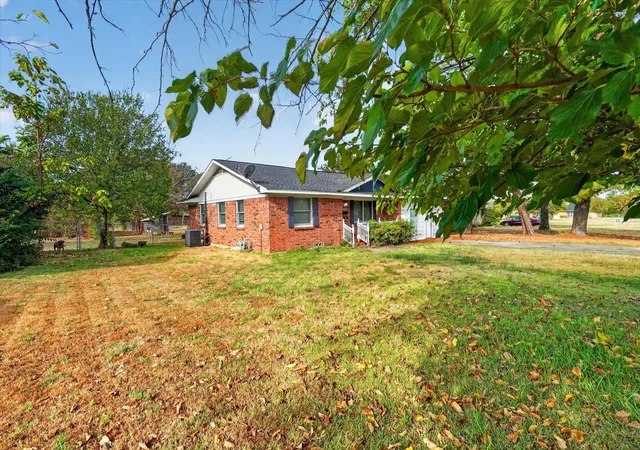 Photo 3 of Single family home for sale at 821 Circle Dr, Terrell, TX 75160 | MLS# 21399916 | Listing updated on 2026-10-03