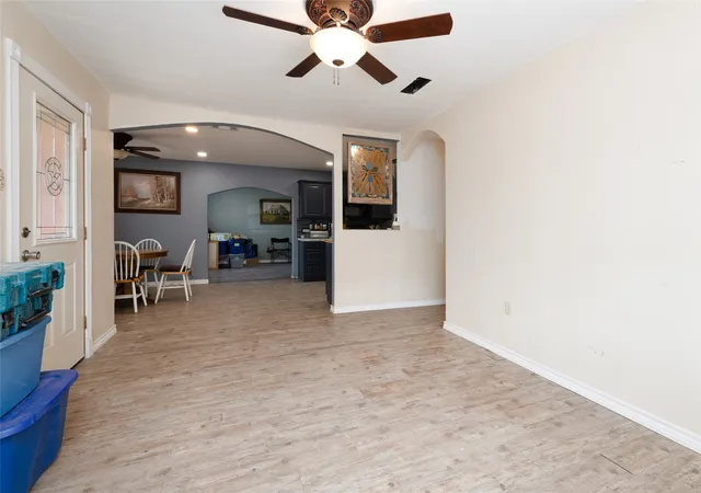 Photo 3 of Single family home for sale at 2001 Westview Dr, Abilene, TX 79603 | MLS# 21387922 | Listing updated on 2026-10-05