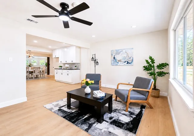 Photo 2 of Single family home for sale at 209 W Southern Ave, Saginaw, TX 76179 | MLS# 21401438 | Listing updated on 2026-10-02