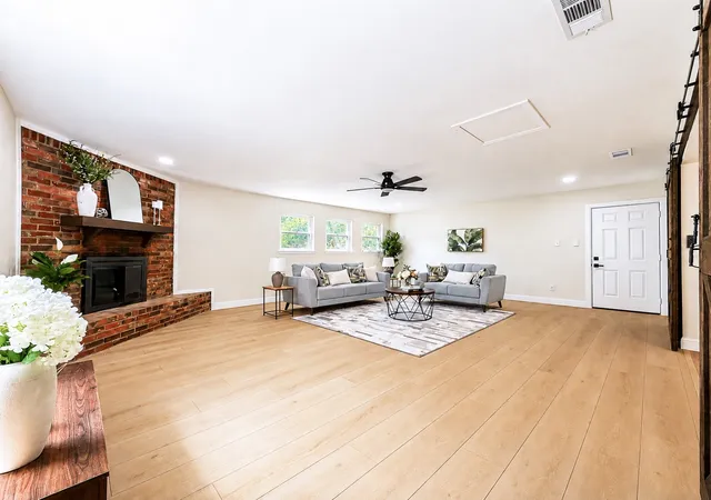Photo 3 of Single family home for sale at 209 W Southern Ave, Saginaw, TX 76179 | MLS# 21401438 | Listing updated on 2026-10-02
