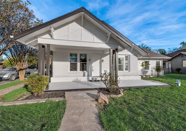 Photo 2 of Single family home for sale at 2003 Walnut St, Greenville, TX 75401 | MLS# 21401457 | Listing updated on 2026-10-02