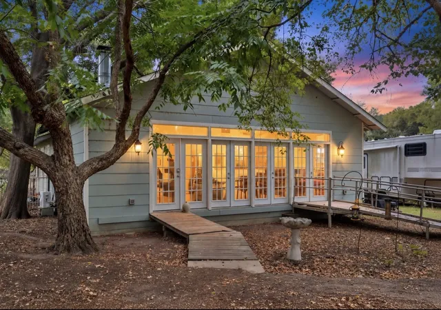 Photo 2 of Single family home for sale at 2757 Lancer Rd, Greenville, TX 75401 | MLS# 21401252 | Listing updated on 2026-10-08