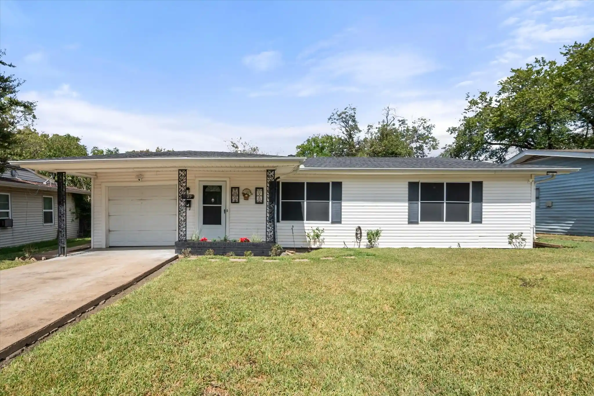 Photo 1 of Sale Pending at 1725 Grace St, Arlington, TX 76010 | MLS# 21400775 | Listing updated on 2026-10-28